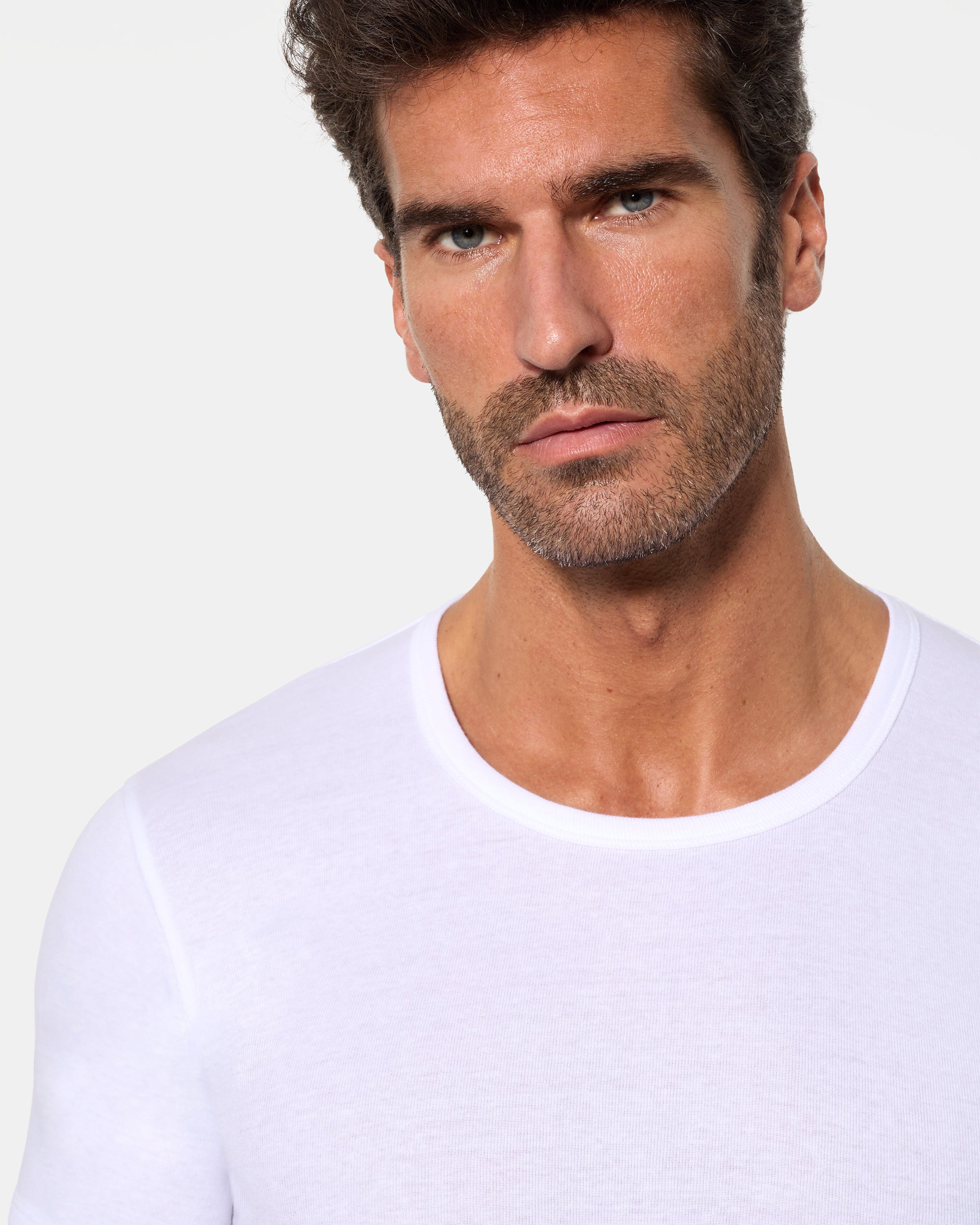 Abanderado Pack 4 Camisetas Manga Corta Corte Clásico Tejido Canalé Algodón 100% blancas hombre