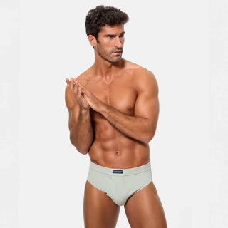 ¿Qué es un braslip? Diferencias y similitudes con el slip | Abanderado