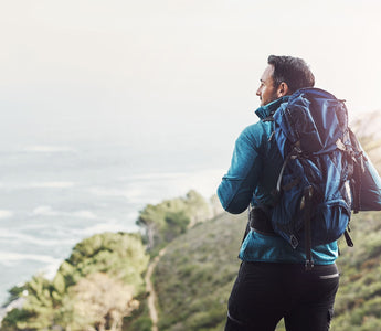 ¿Cuál es la mejor ropa para hacer senderismo? | Abanderado